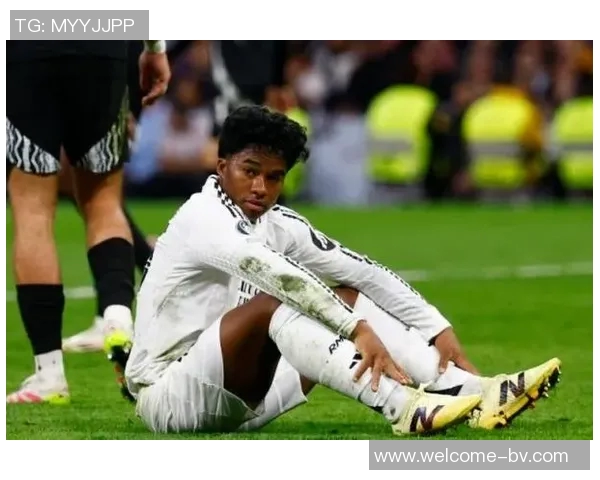 里昂官宣恩德里克租借加盟本泽马现身评论区为其加油助威